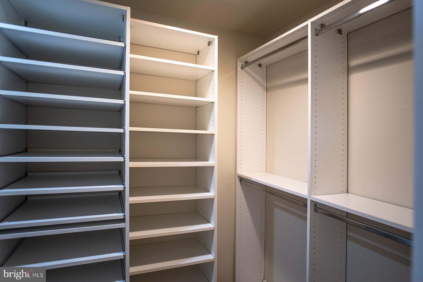 19826 Spring Creek Road Hagerstown, MD 21742 - Photo 15 of 27 Master Walk-in closet