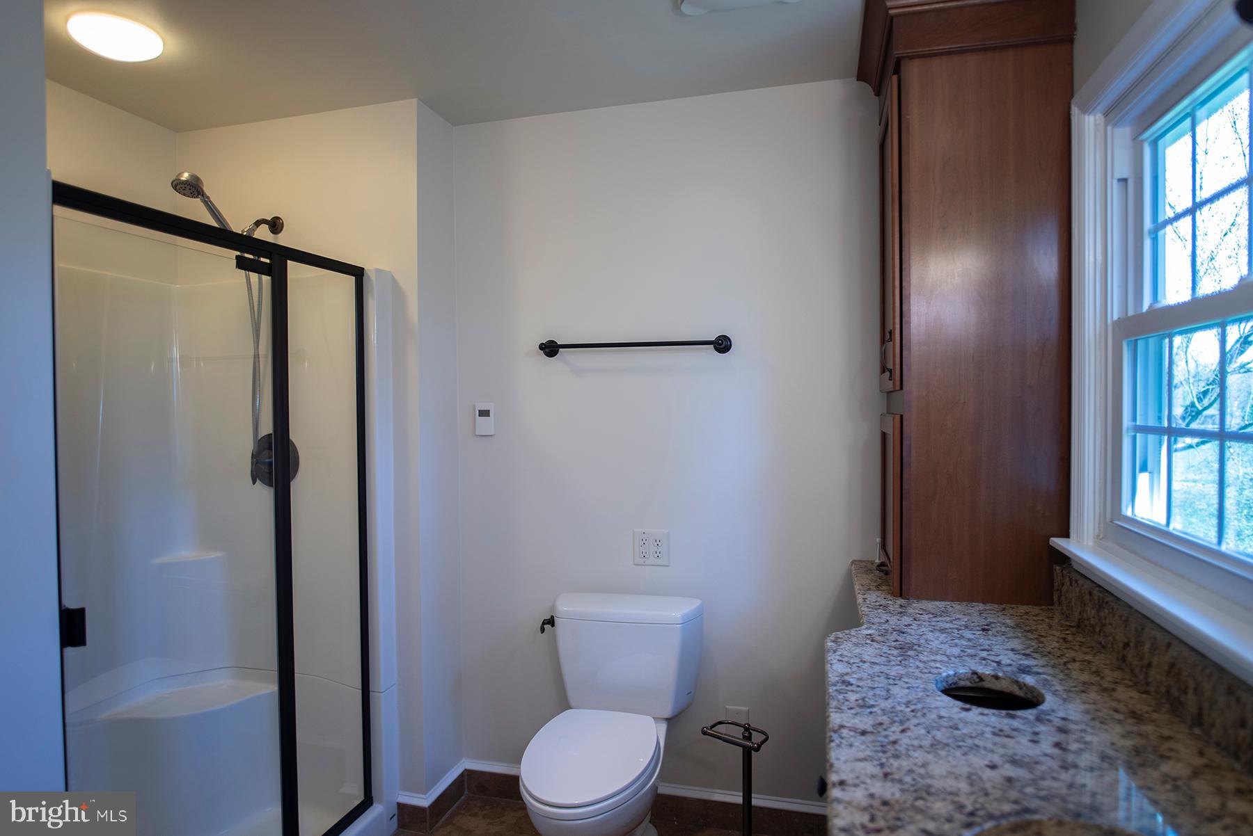 19826 Spring Creek Road Hagerstown, MD 21742 - Photo 17 of 27 Master bathroom
