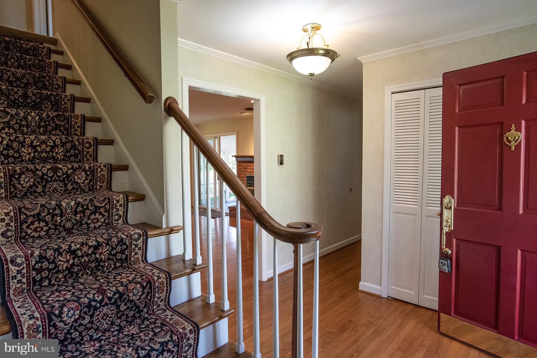 19826 Spring Creek Road Hagerstown, MD 21742 - Photo 3 of 27 Foyer