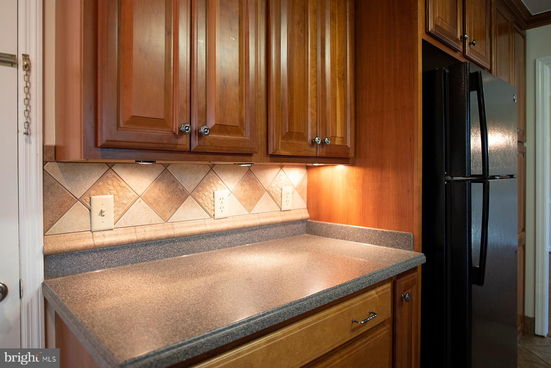 19826 Spring Creek Road Hagerstown, MD 21742 - Photo 6 of 27 Kitchen