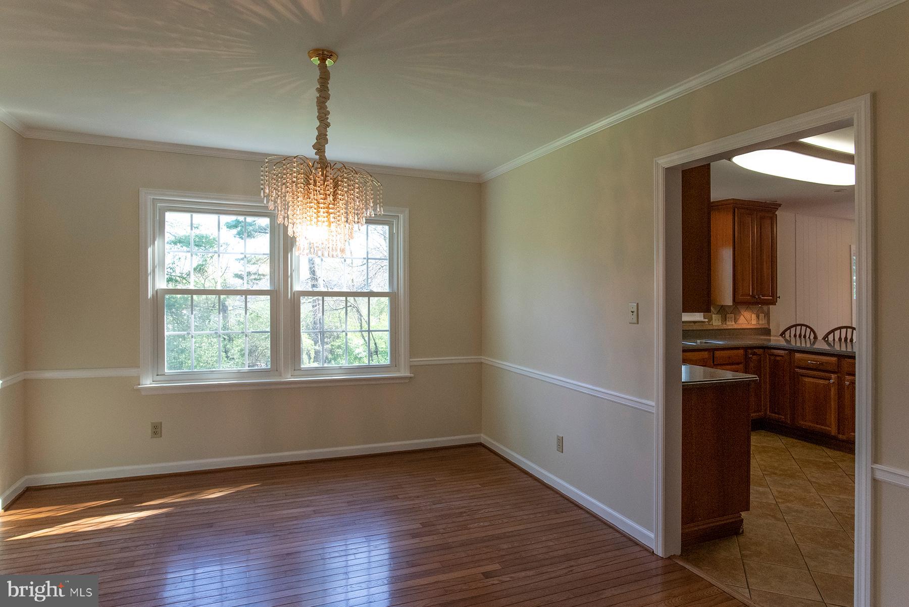 19826 Spring Creek Road Hagerstown, MD 21742 - Photo 9 of 27 Dining room