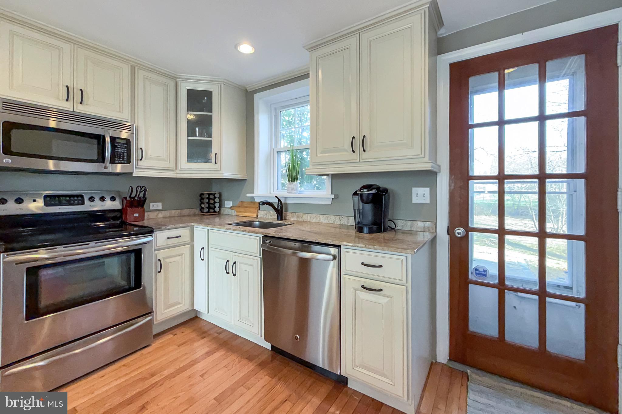 726 River Road Ewing, NJ 08628 - Photo 15 of 30