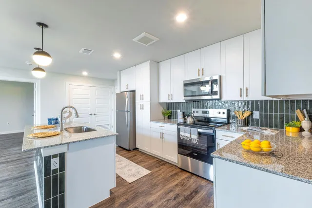 $1,319 | 1000 East Yager Lane, Austin, TX 78753