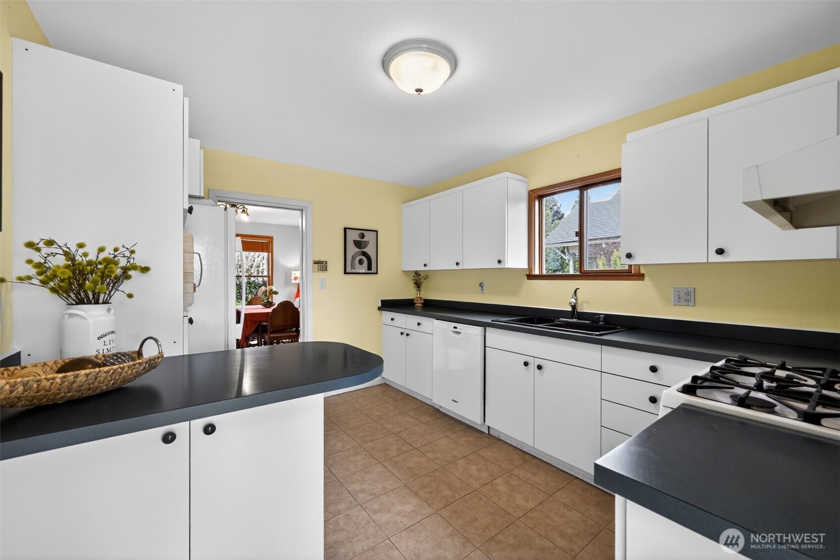3931 Friday Avenue Everett, WA 98201 - Photo 9 of 31