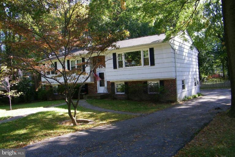 11 Emerson Road Severna Park, MD 21146 - Photo 1 of 1 COUNTRY COLINAL