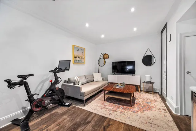 $799,000 | 295 West 11th Street, Unit 2E | West Village