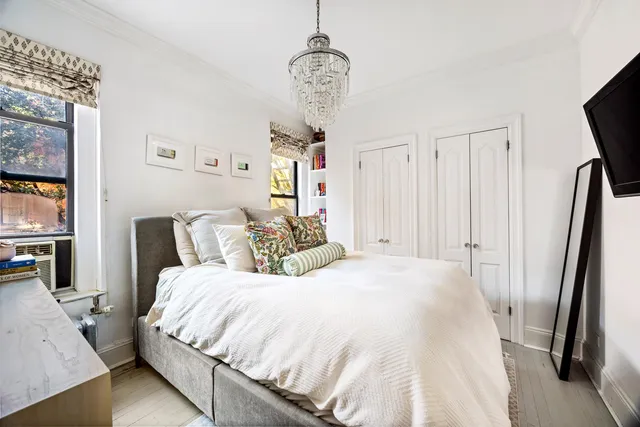 $799,000 | 295 West 11th Street, Unit 2E | West Village