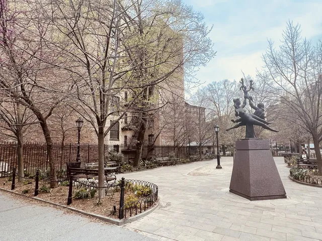 $799,000 | 295 West 11th Street, Unit 2E | West Village
