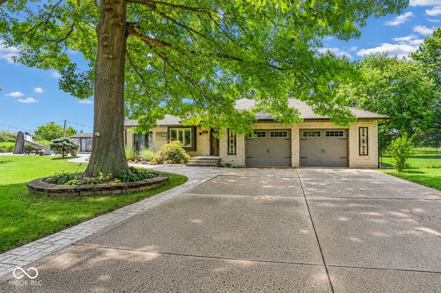 2780 Wicker Road Indianapolis, IN 46217 - Photo 9 of 122 Gallery Image 9