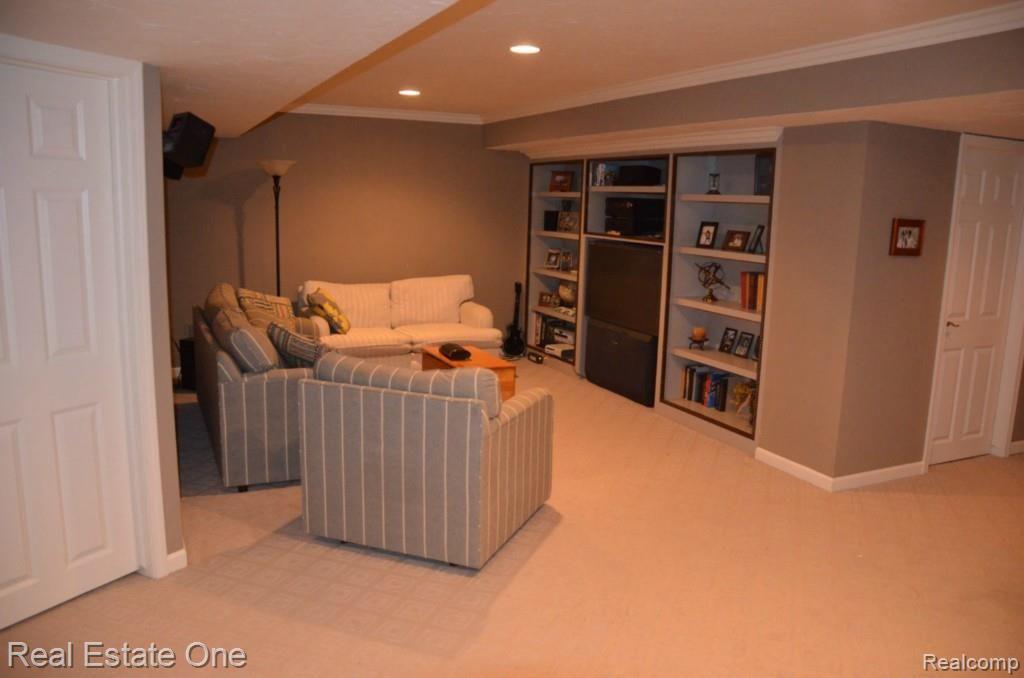 2038 Mapleridge Road Rochester, MI 48309 - Photo 14 of 29 BASEMENT LIVING AREA