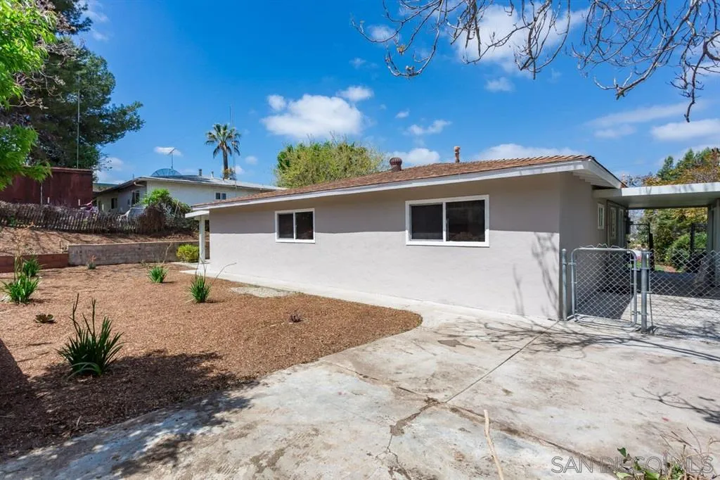 9367 Rigsby Drive Santee, CA 92071 - Photo 7 of 25 Gallery Image 7