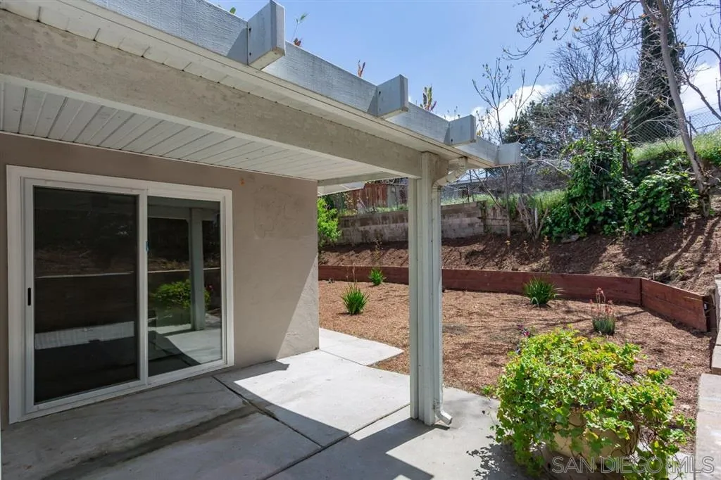 9367 Rigsby Drive Santee, CA 92071 - Photo 9 of 25 Gallery Image 9