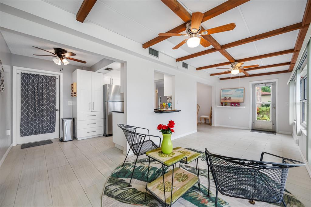 12200 Vonn Road, Unit 8A Largo, FL 33774 - Photo 20 of 41 a living room with furniture