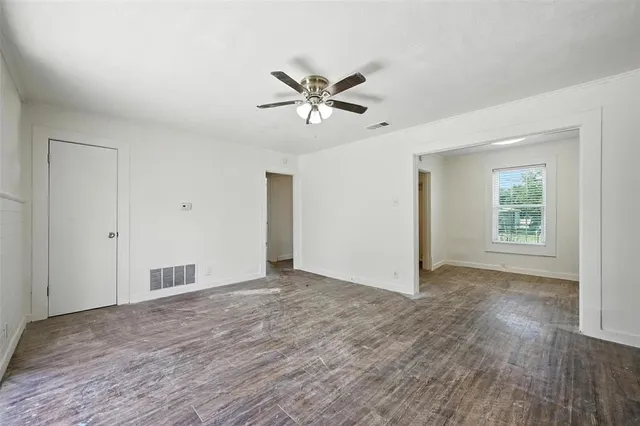 $1,100 | 504 Bonham Street, Tom Bean, TX 75491