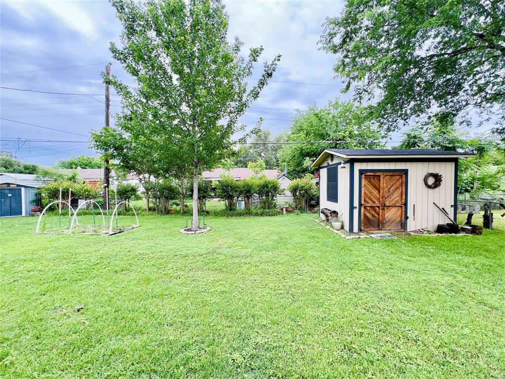 310 West 15th Street Irving, TX 75060 - Photo 29 of 30