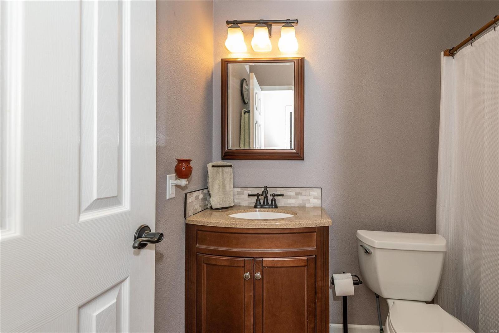 10940 Hunters Creek Drive Lebanon, IL 62254 - Photo 16 of 25 Gallery Image 16