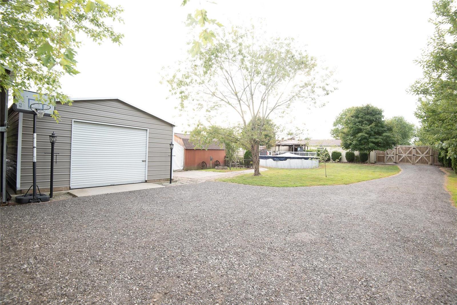 10940 Hunters Creek Drive Lebanon, IL 62254 - Photo 21 of 25 Gallery Image 21