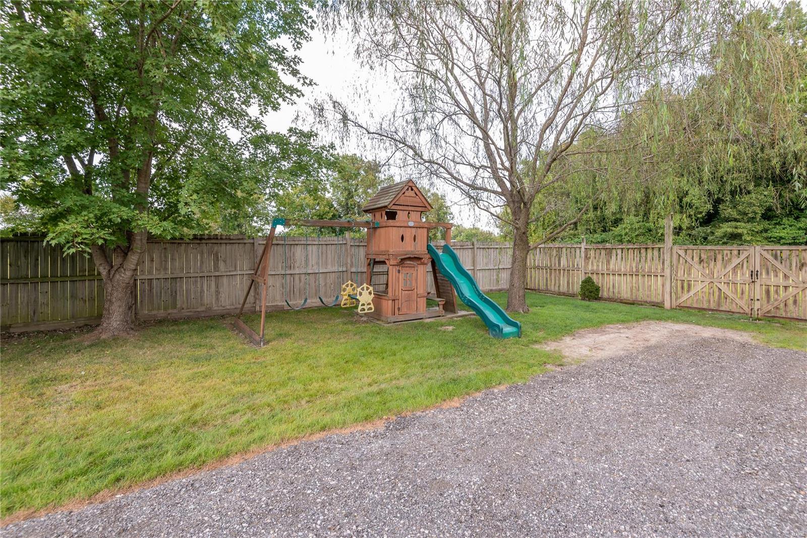 10940 Hunters Creek Drive Lebanon, IL 62254 - Photo 22 of 25 Gallery Image 22