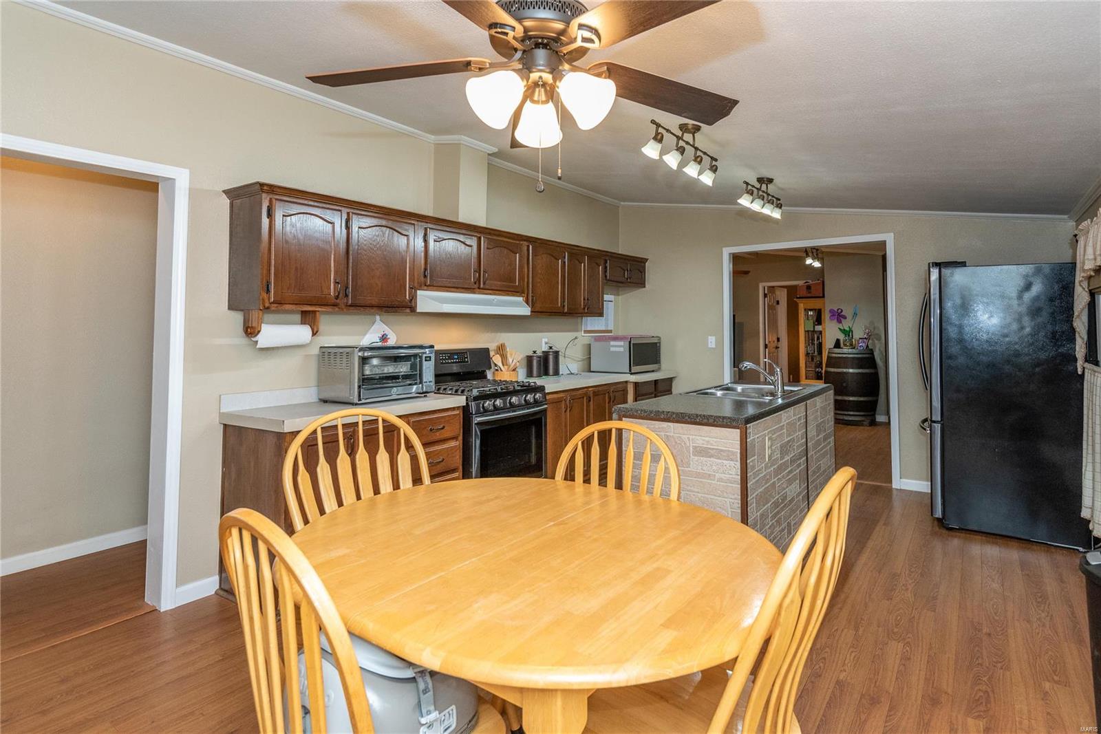 10940 Hunters Creek Drive Lebanon, IL 62254 - Photo 5 of 25 Gallery Image 5