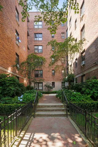 $299,000 | 8901 Narrows Avenue, Unit 2G | Bay Ridge