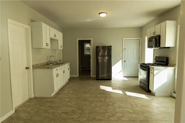 $1,900 | 287 Manton Avenue, Unit 1, Providence, RI 02909