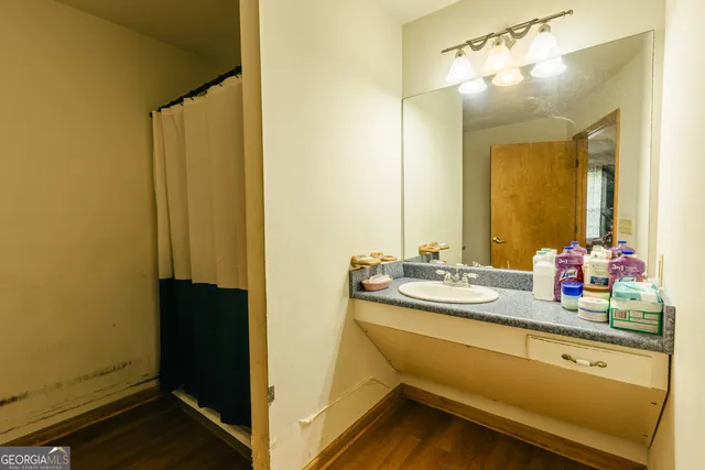 a bathroom with a toilet