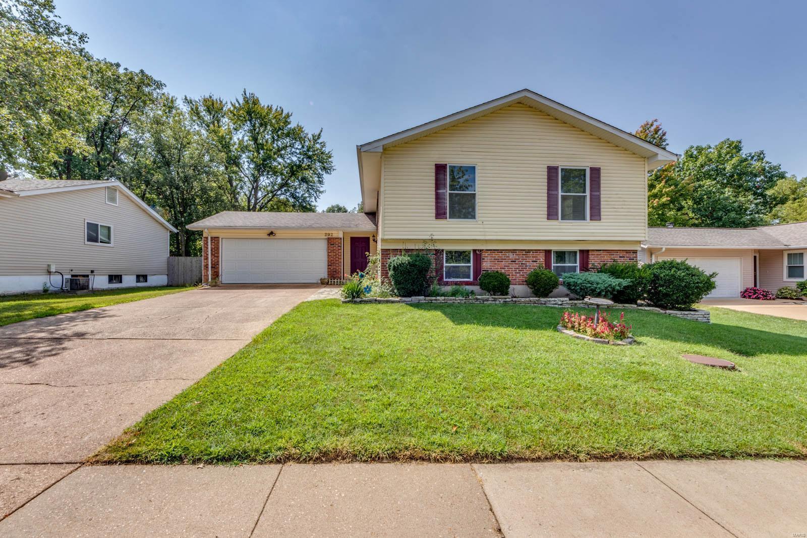 292 Brightfield Drive Ballwin, MO 63021 - Photo 2 of 56