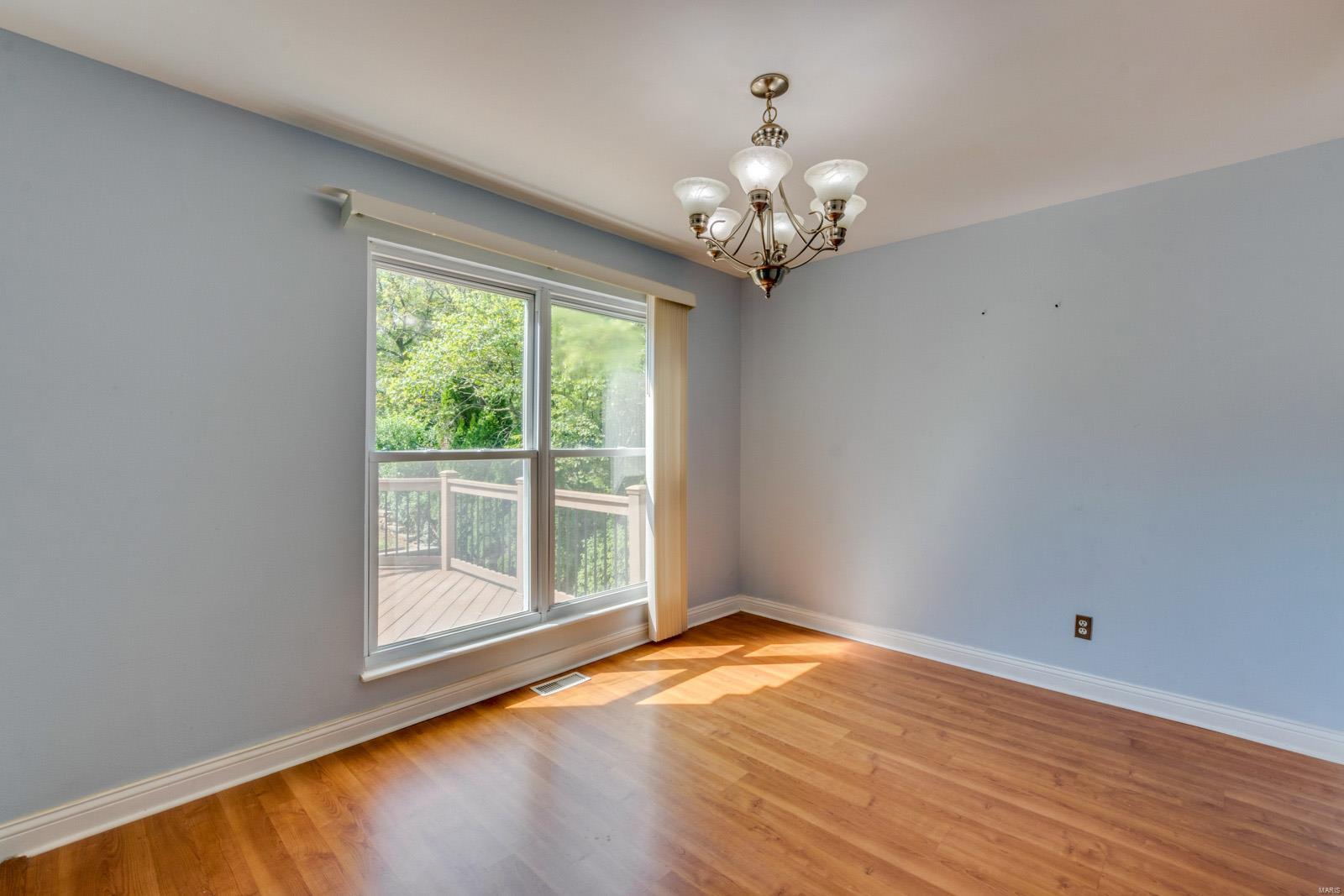 292 Brightfield Drive Ballwin, MO 63021 - Photo 8 of 56