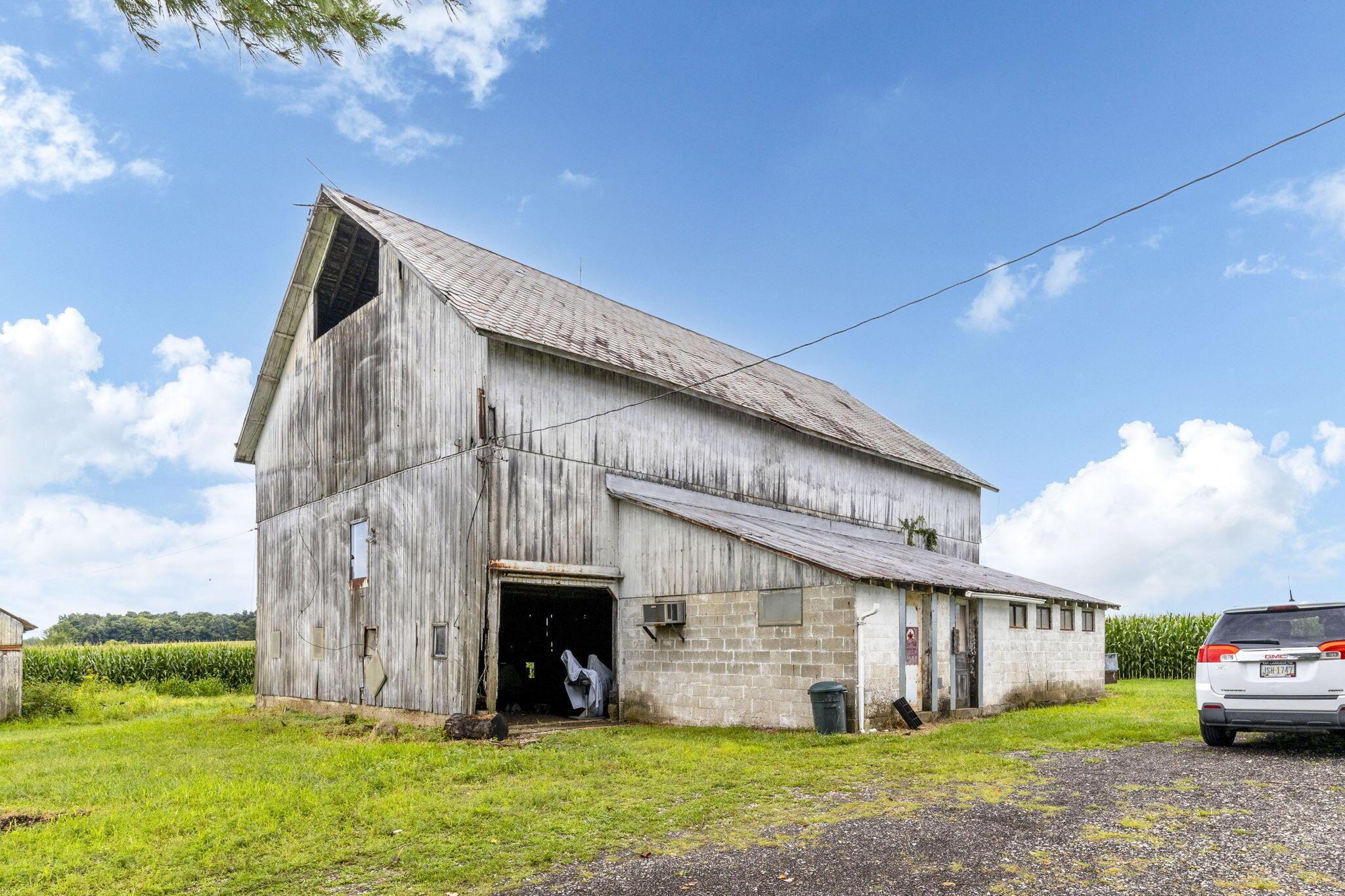 9501 Lancaster-Newark Road Northeast Baltimore, OH 43105 - Photo 36 of 46 Barn - 9501 Lancaster-Newark Road, Baltimore, OH 43105