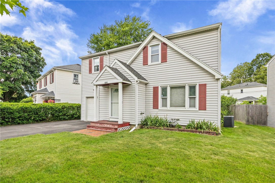 644 Tarrington Road Irondequoit, NY 14609 - Photo 2 of 41