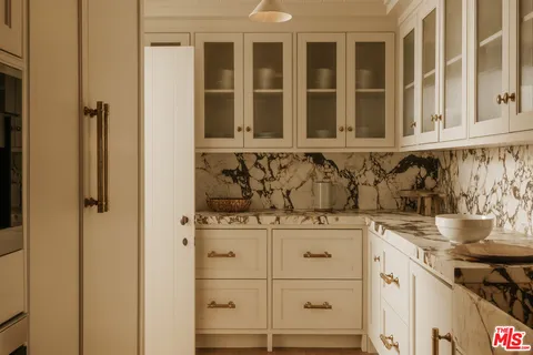 $9,450,000 | 6509 Wandermere Road, Malibu, CA 90265