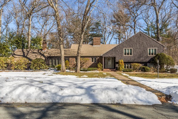 21 Huntingdon Road Lynnfield, MA 01940 - Photo 1 of 30 Gallery Image 1