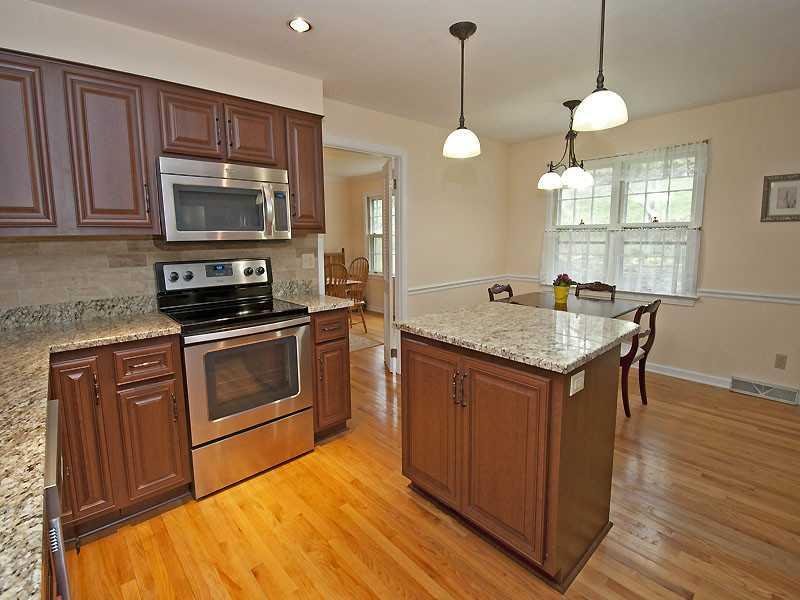 574 Harrogate Road Upper St. Clair, PA 15241 - Photo 11 of 25 Kitchen.