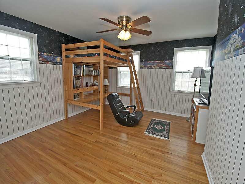 574 Harrogate Road Upper St. Clair, PA 15241 - Photo 19 of 25 Bedroom.