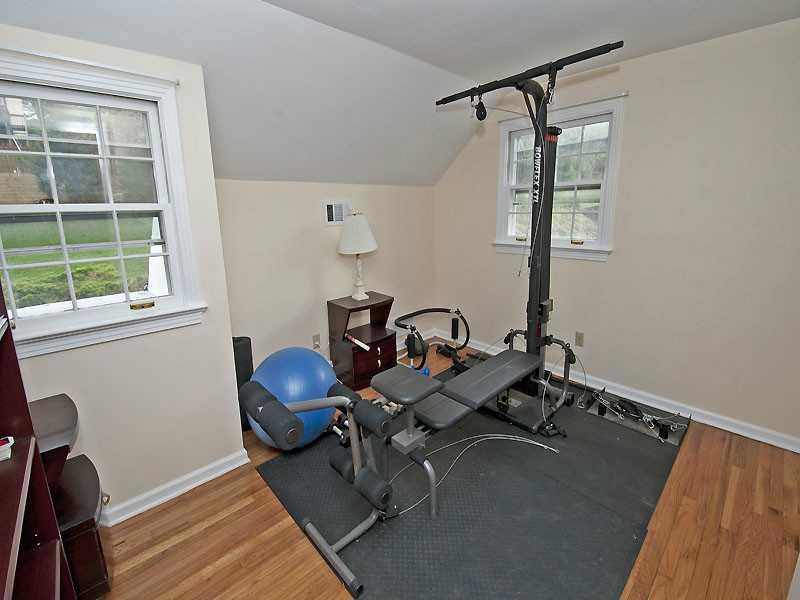 574 Harrogate Road Upper St. Clair, PA 15241 - Photo 20 of 25 Bedroom.