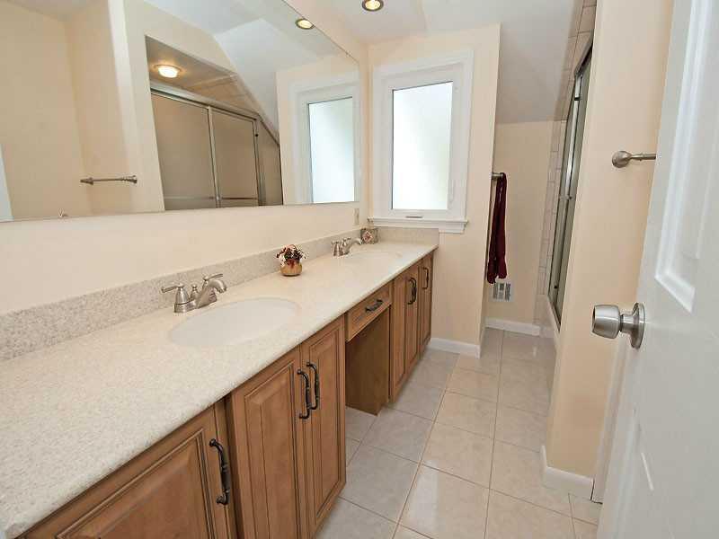 574 Harrogate Road Upper St. Clair, PA 15241 - Photo 21 of 25 Full Bath.