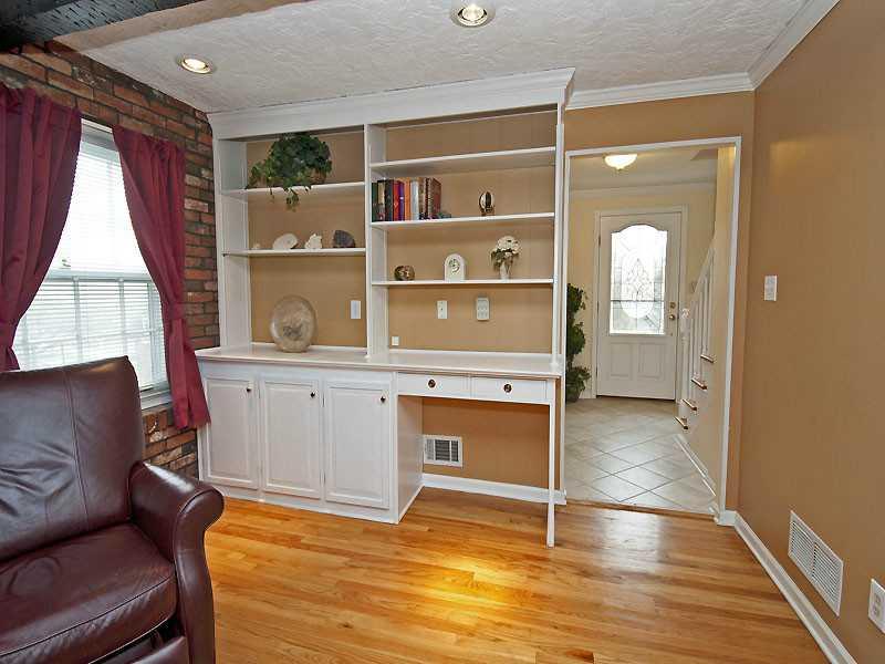 574 Harrogate Road Upper St. Clair, PA 15241 - Photo 9 of 25 Family Room.