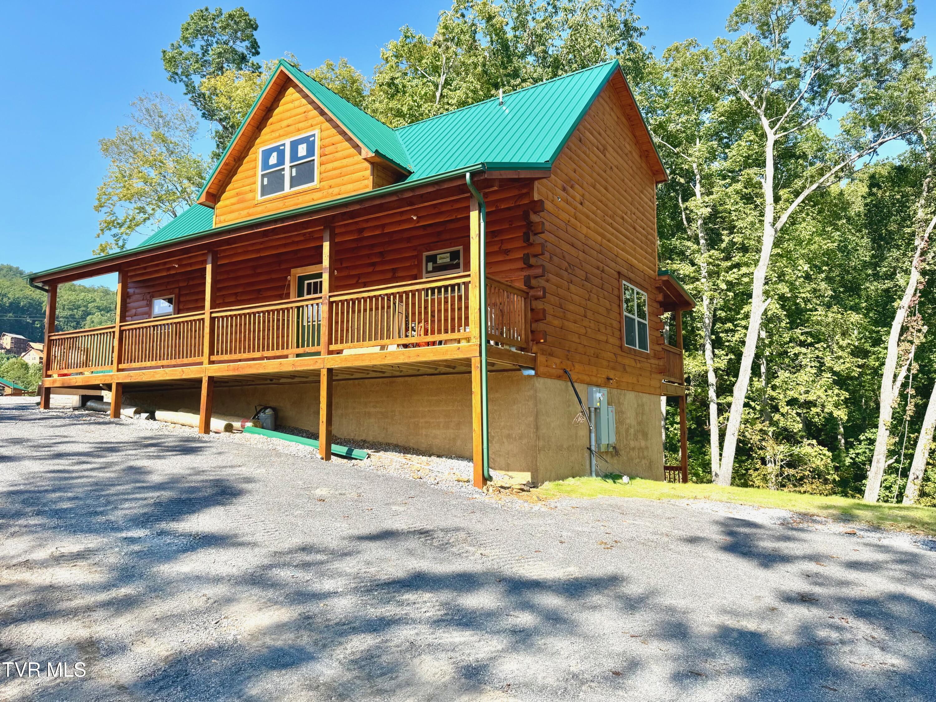 808 String Run Way, Unit LOT B6 Pigeon Forge, TN 37863 - Photo 1 of 64 IMG_4767