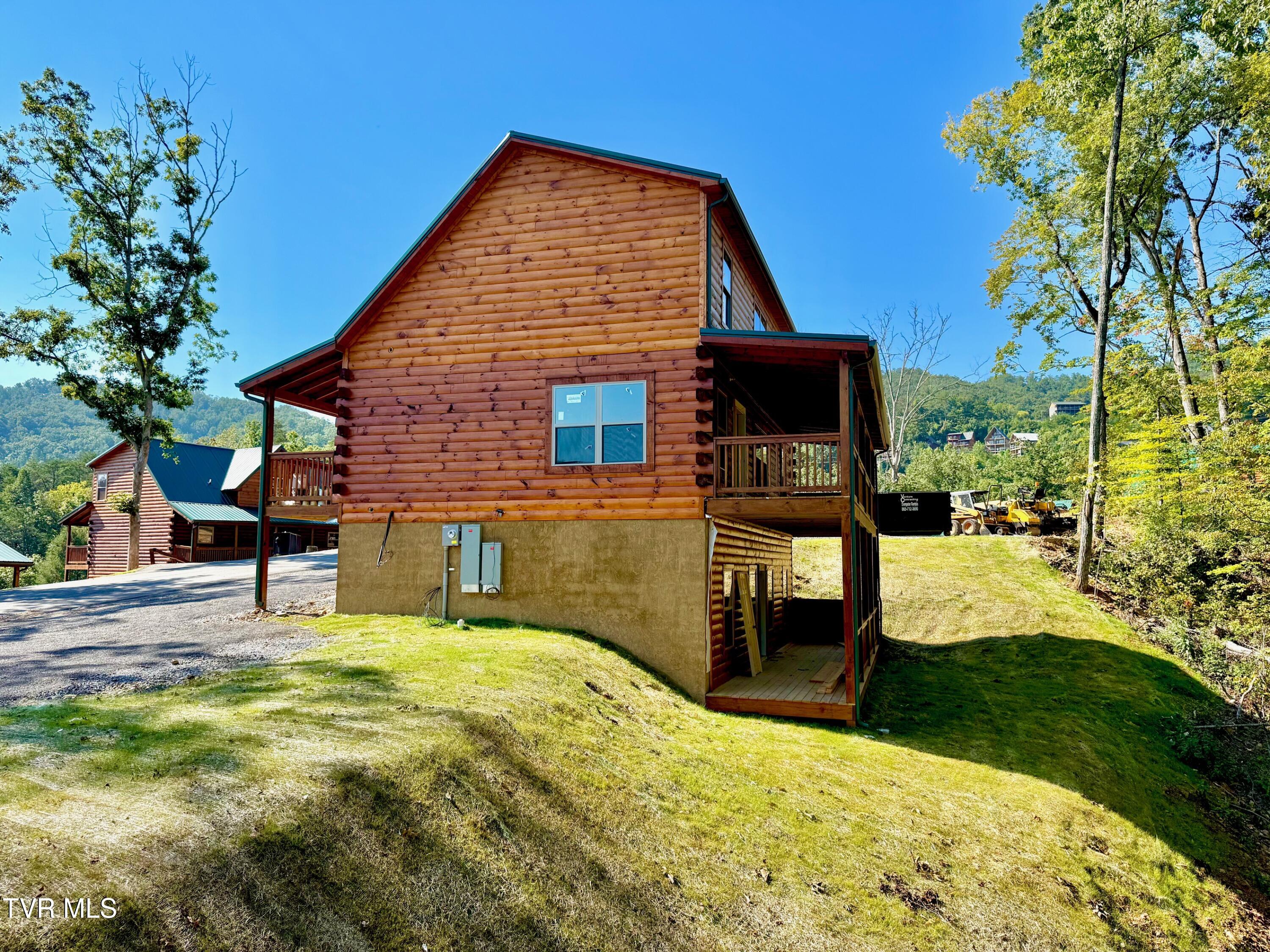 808 String Run Way, Unit LOT B6 Pigeon Forge, TN 37863 - Photo 2 of 64 IMG_4769