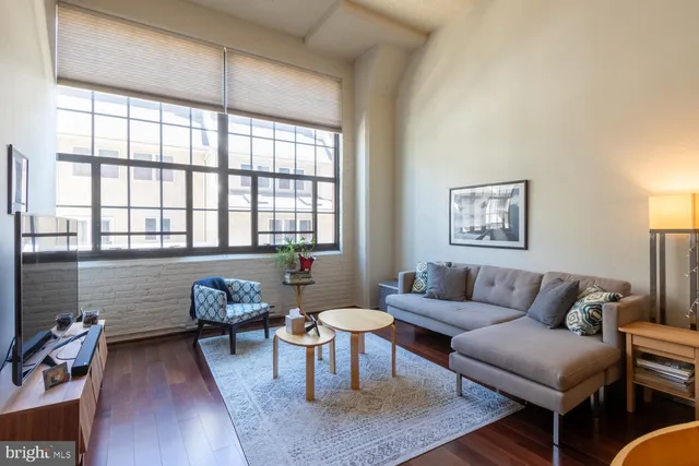 $320,000 | 2429-41 Locust Street, Unit 212, Philadelphia, PA 19103