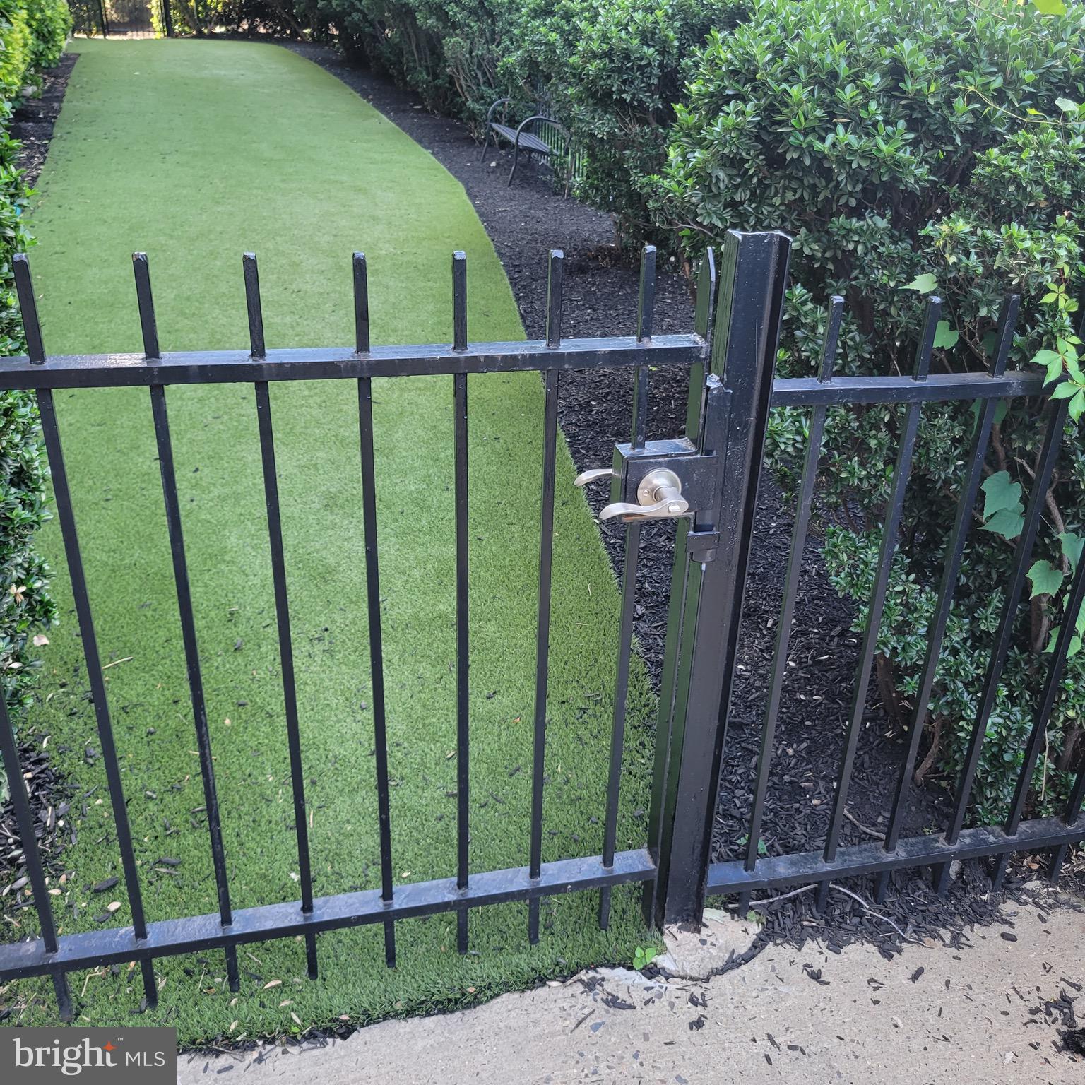 2429-41 Locust Street, Unit 212 Philadelphia, PA 19103 - Photo 18 of 21 Dog run