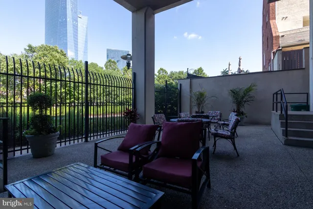 $320,000 | 2429-41 Locust Street, Unit 212, Philadelphia, PA 19103