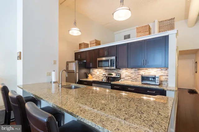 $320,000 | 2429-41 Locust Street, Unit 212, Philadelphia, PA 19103