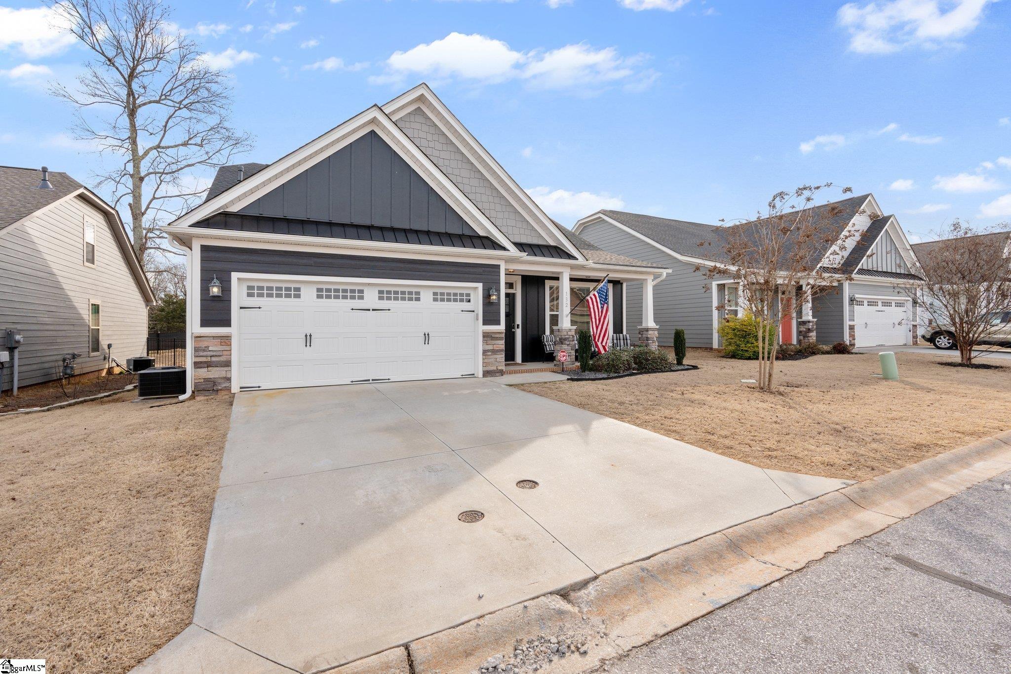 132 Cherrybark Lane Taylors, SC 29687 - Photo 2 of 31