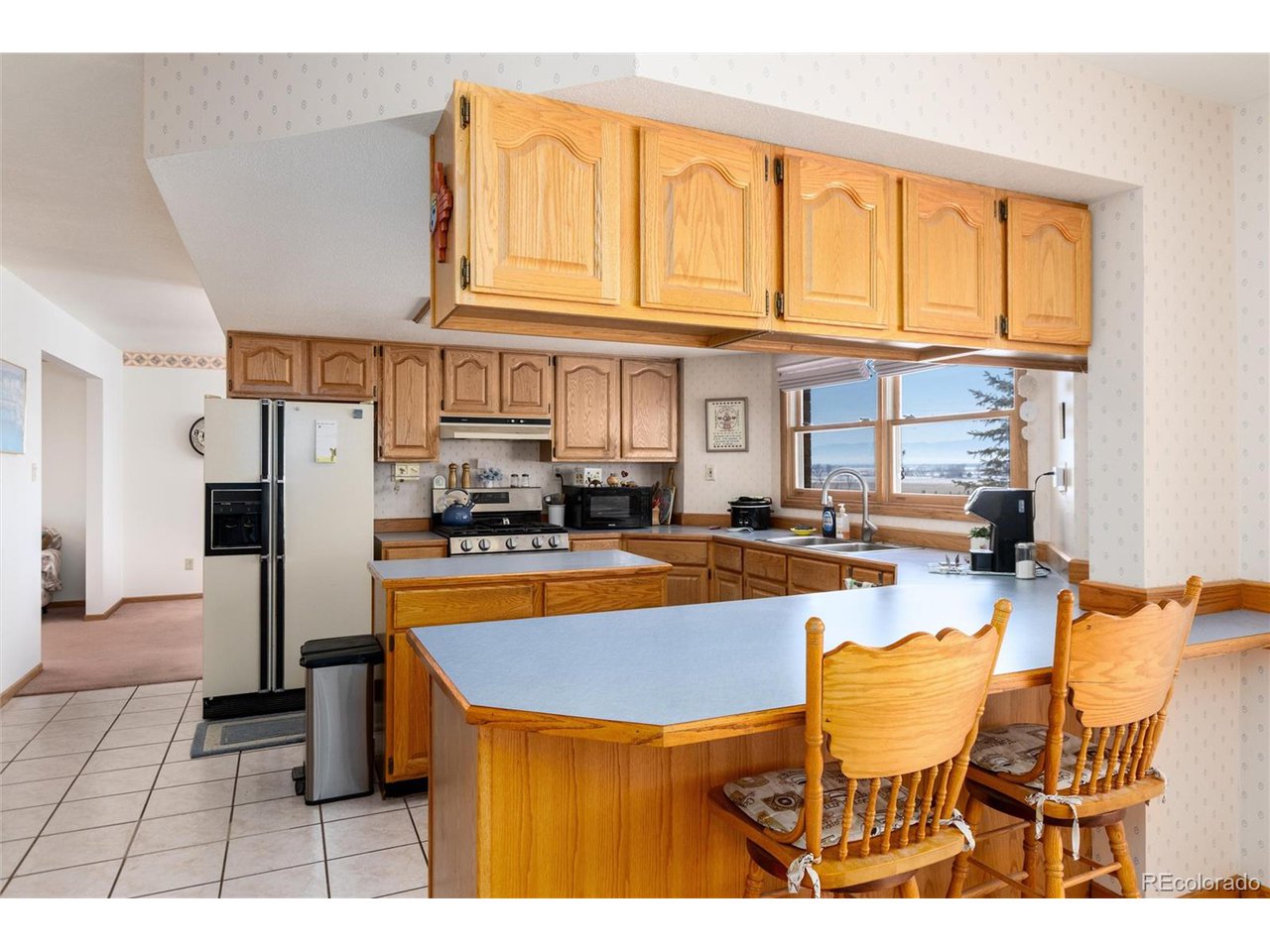 10650 Yellowstone Road Longmont, CO 80504 - Photo 16 of 43 Breakfast bar