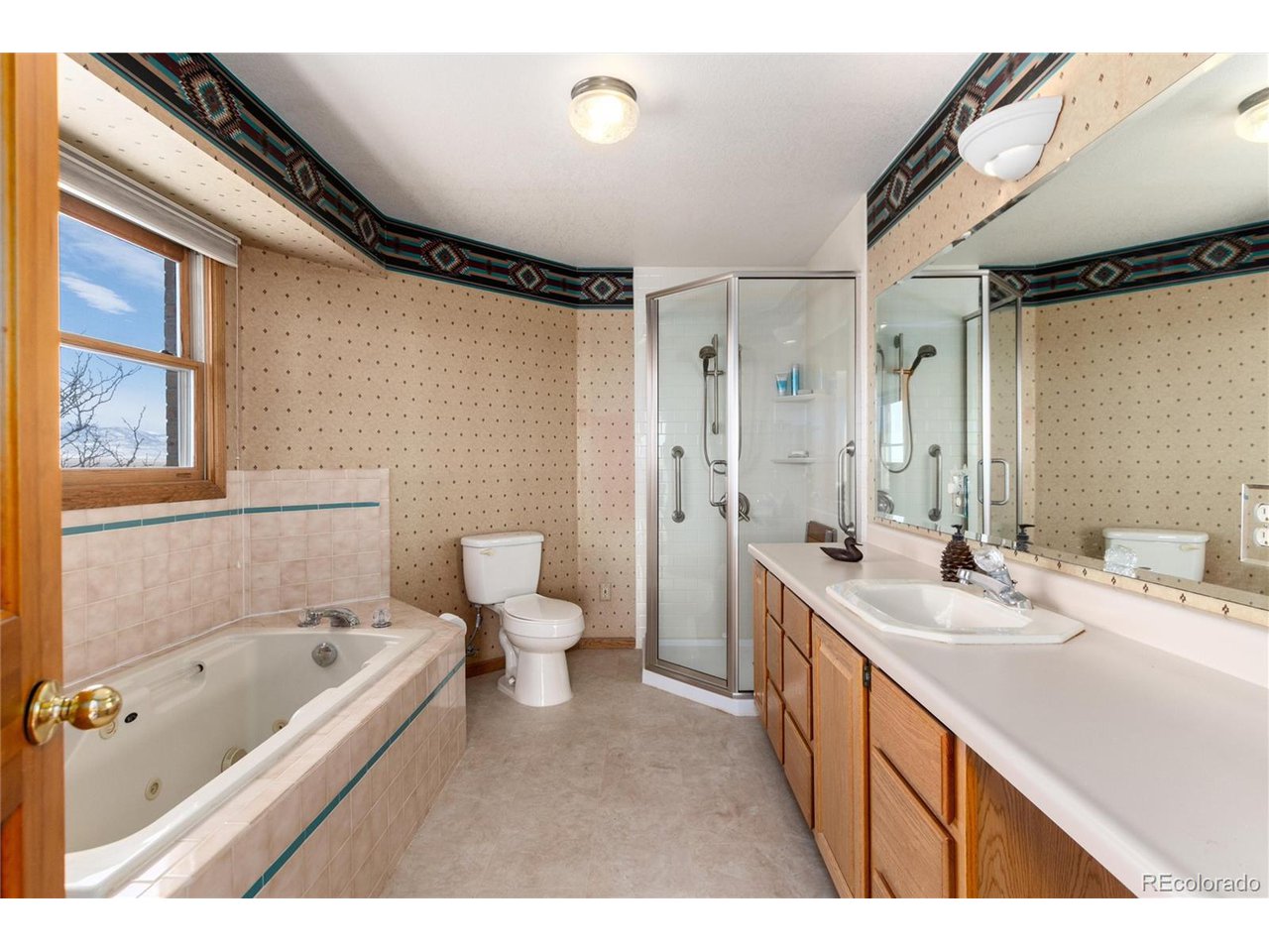 10650 Yellowstone Road Longmont, CO 80504 - Photo 23 of 43 Primary bathroom