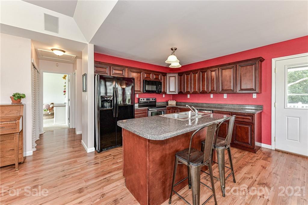 4630 Mel Nunnery Road Fort Lawn, SC 29714 - Photo 11 of 34 Gallery Image 11