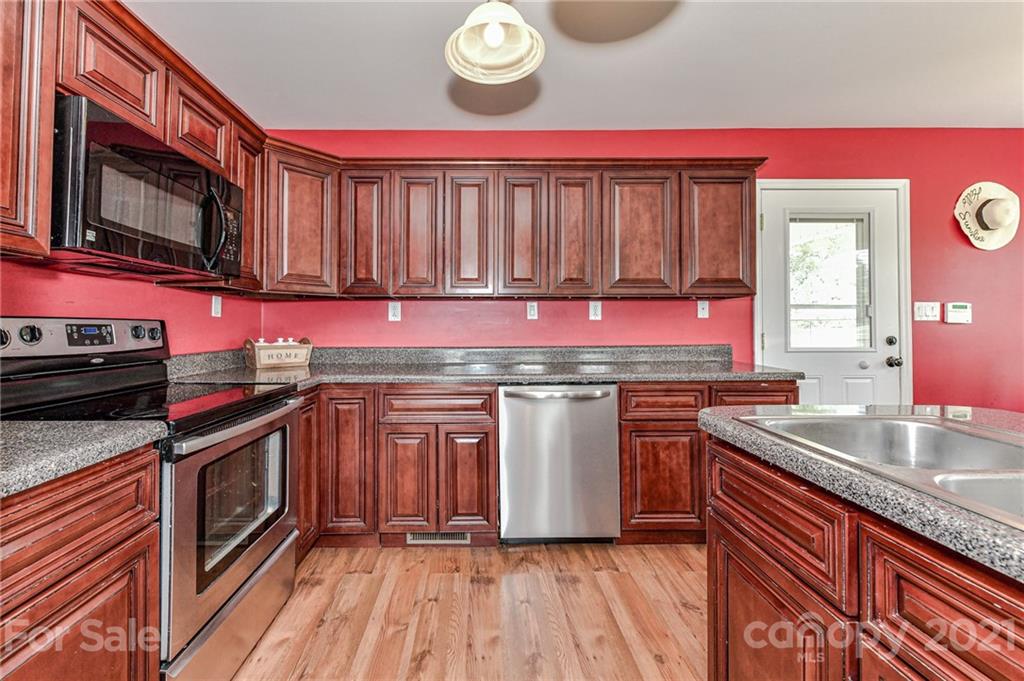 4630 Mel Nunnery Road Fort Lawn, SC 29714 - Photo 12 of 34 Gallery Image 12
