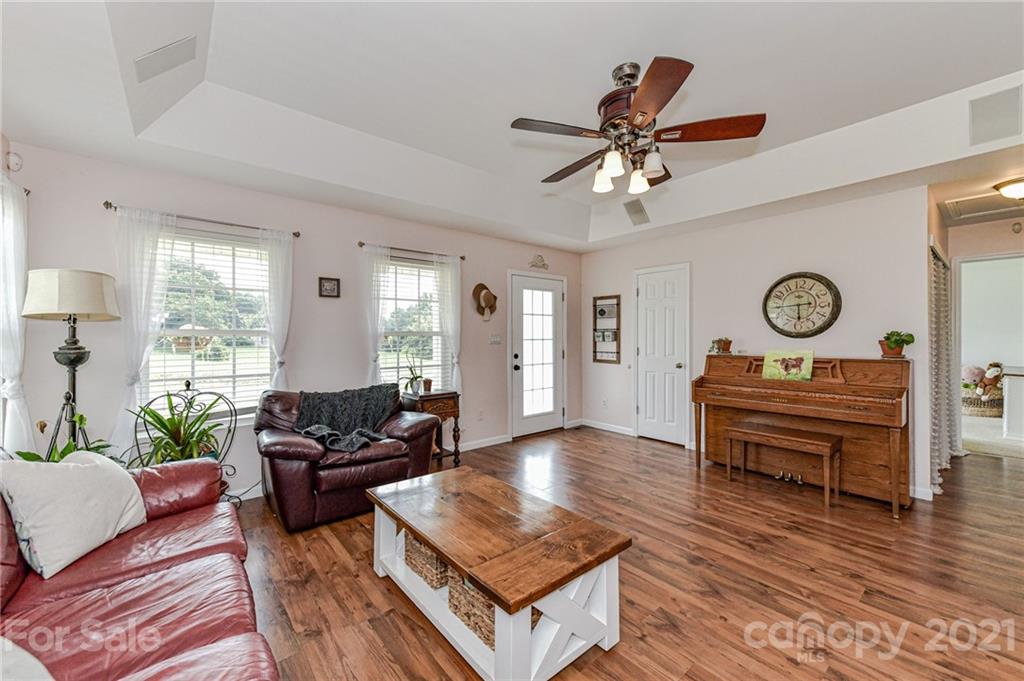 4630 Mel Nunnery Road Fort Lawn, SC 29714 - Photo 7 of 34 Gallery Image 7
