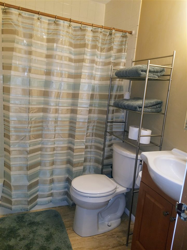 6319 North Randwick Road Peoria, IL 61615 - Photo 9 of 14 Gallery Image 9